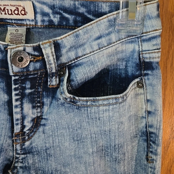 Mudd Acid Wash Blue Skinny 5-pkt Jeans Embroidered Back Pkt Women size 0 (zero) - Picture 5 of 13